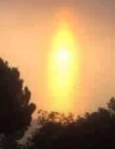Our Lady appears in the sky in Lebanon effulgent with scalar light. Our Lady is clothed with the Sun of divine light.